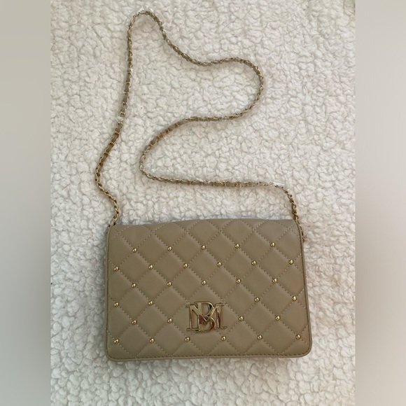 Badgley Mischka Handbags - NWOT Badgley Mischka beige vegan leather diamond crossbody purse w/round studs
